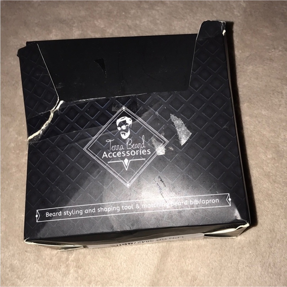 Terra  Beard accessories Styling & shaping Tool and matching Apron open box